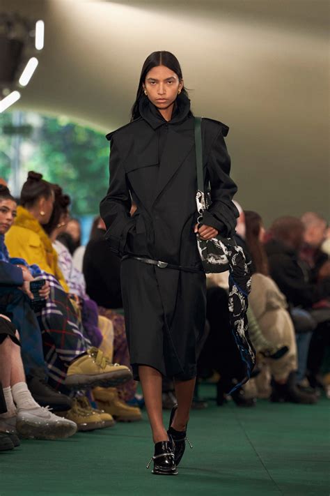 Burberry S/S 25 Runway Show in London Review 